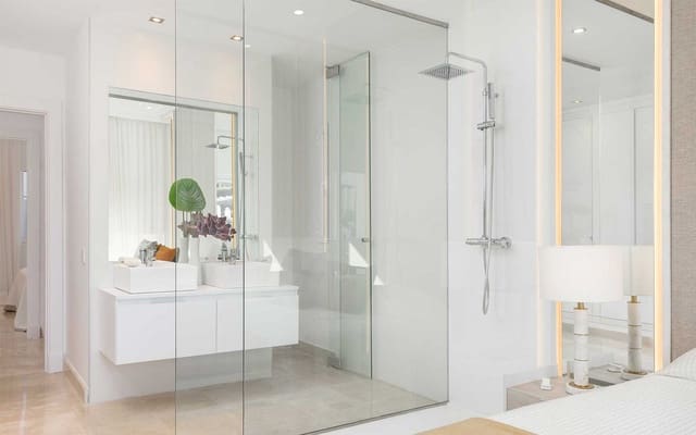 3 bedroom Apartment for sale in Marbella with pool garage - € 320,000 (Ref: 9725674)