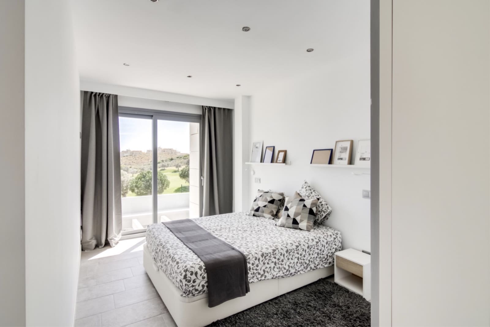 3 Zimmer Villa zu verkaufen in Marbella mit Pool Garage - 850.000 € (Ref: 9725678)