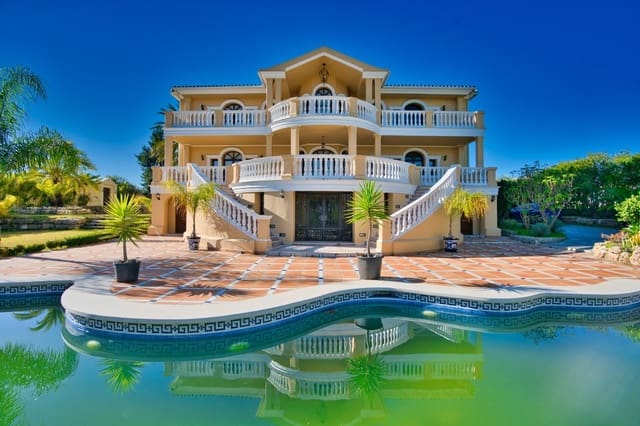 9 soveværelse Villa til salg i Cancelada, Estepona med swimmingpool garage - € 2.900.000 (Ref: 9725679)