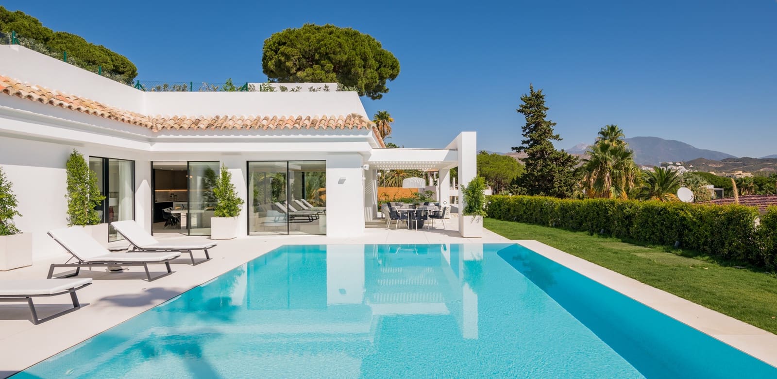 4 slaapkamer Villa te koop in Marbella met zwembad garage - € 3.825.000 (Ref: 9725681)