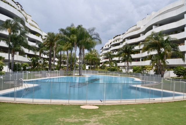 4 chambre Appartement à vendre à Marbella avec piscine garage - 1 155 000 € (Ref: 9725685)