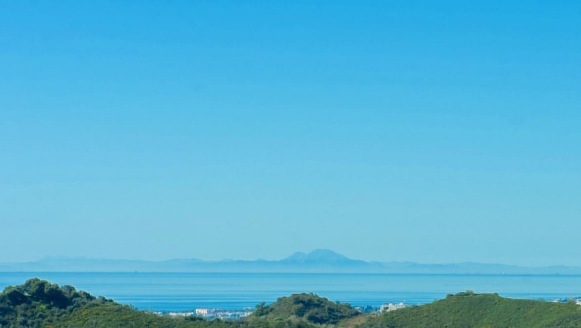 4 bedroom Villa for sale in Marbella with pool garage - € 1,900,000 (Ref: 9725688)