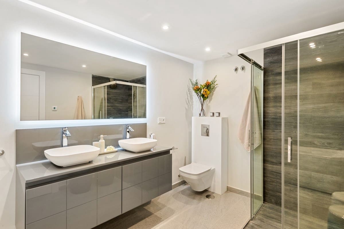 2 slaapkamer Appartement te koop in Nueva Andalucia met zwembad garage - € 699.000 (Ref: 9725689)