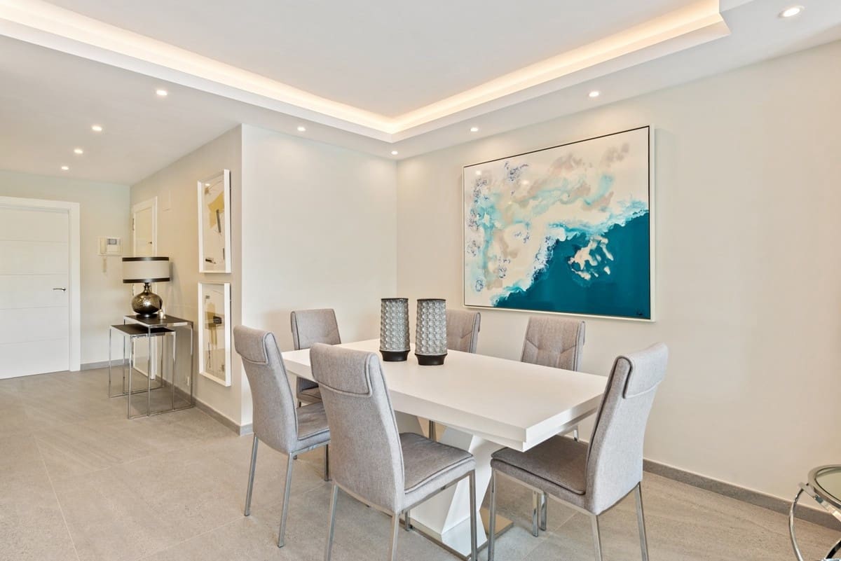 2 slaapkamer Appartement te koop in Nueva Andalucia met zwembad garage - € 699.000 (Ref: 9725689)