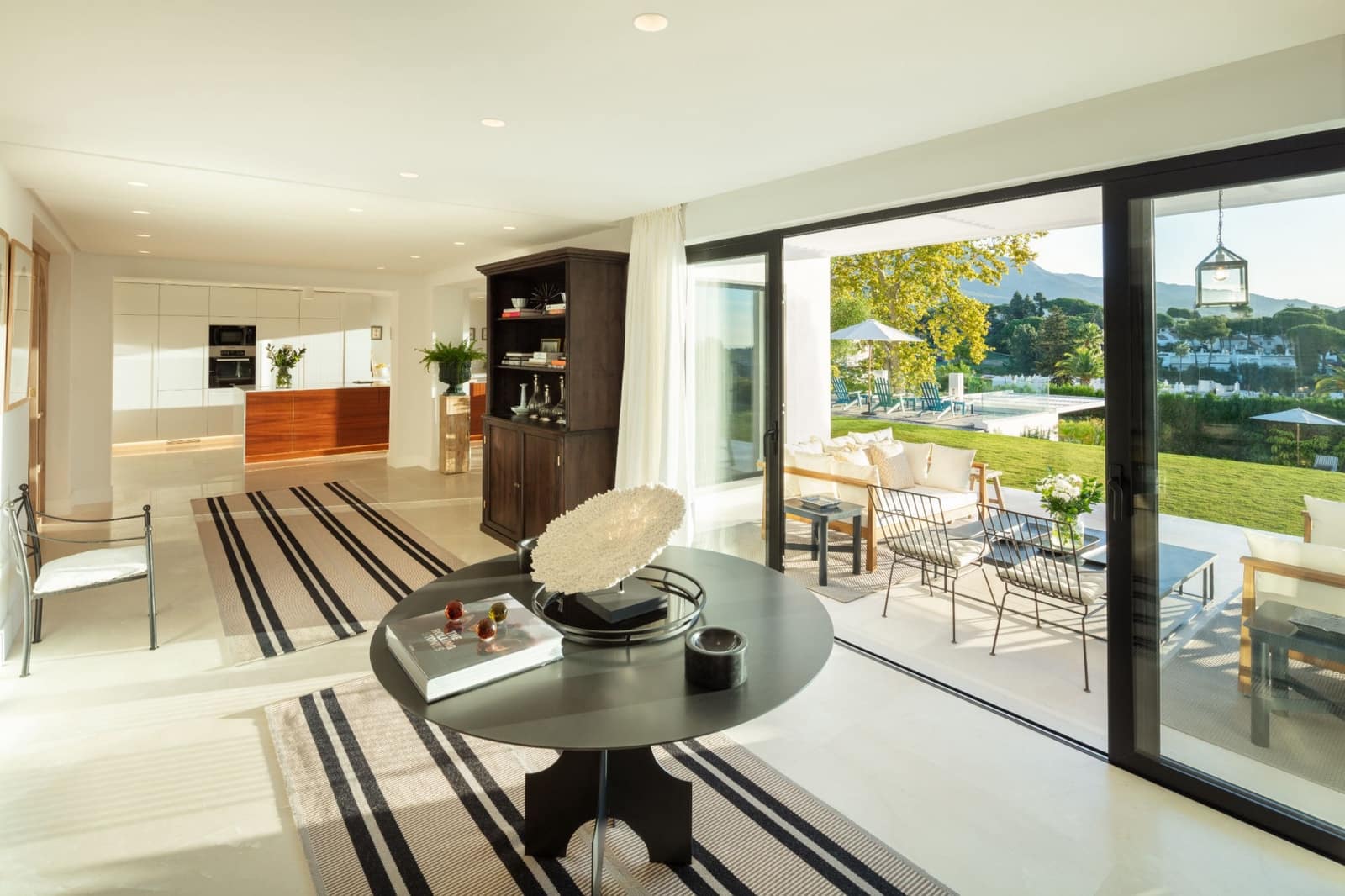 6 Zimmer Villa zu verkaufen in Marbella mit Pool Garage - 4.200.000 € (Ref: 9725690)