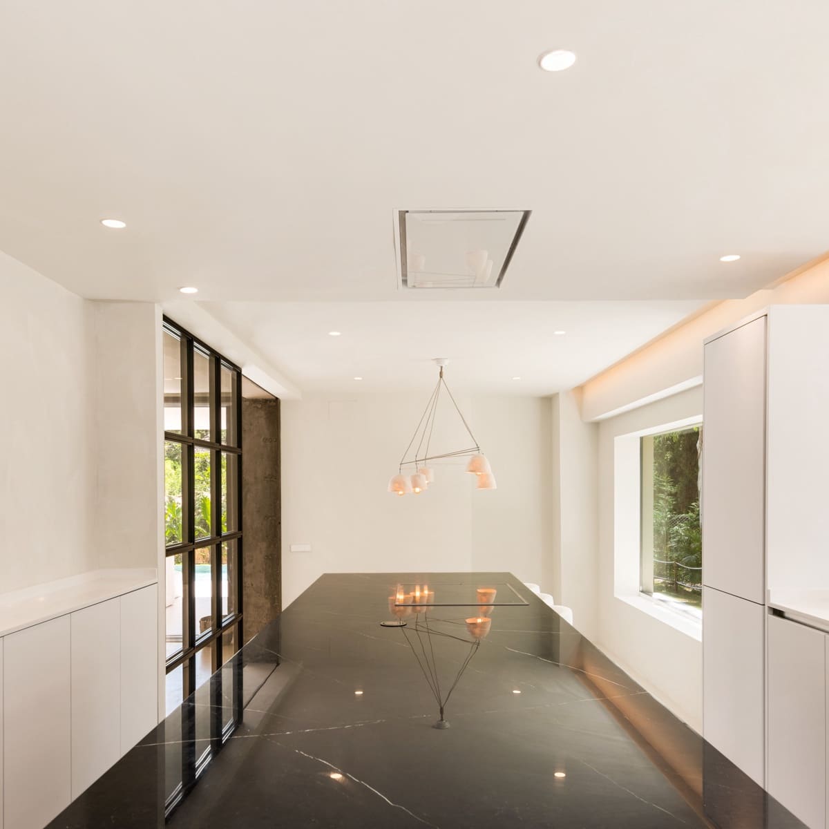 5 bedroom Villa for sale in Marbella with pool garage - € 2,500,000 (Ref: 9725695)