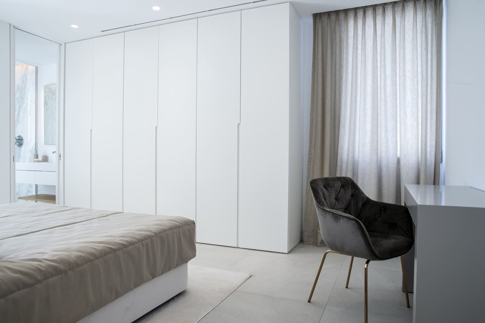 5 bedroom Villa for sale in Marbella with pool garage - € 3,200,000 (Ref: 9725697)