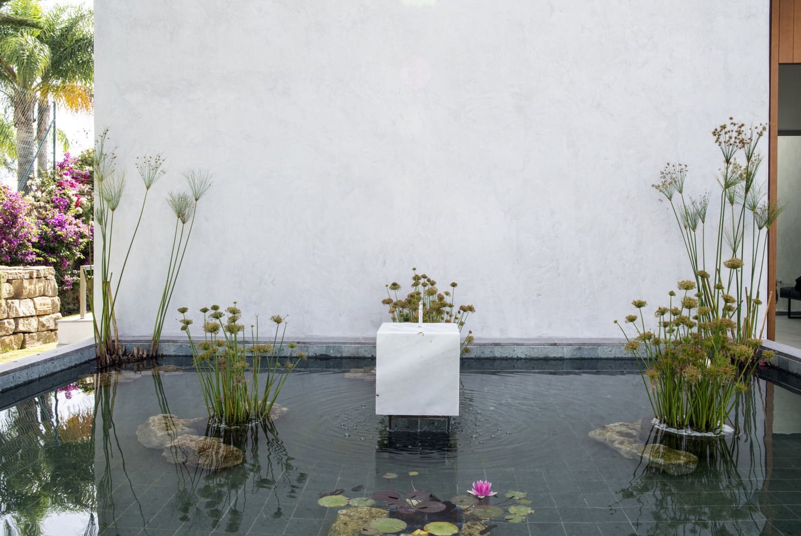 5 bedroom Villa for sale in Marbella with pool garage - € 3,200,000 (Ref: 9725697)