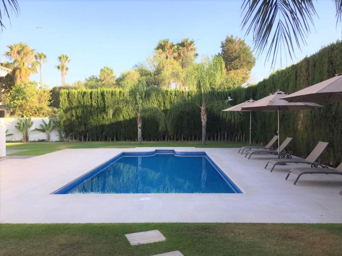 5 Zimmer Villa zu verkaufen in Nueva Andalucia mit Pool Garage - 3.200.000 € (Ref: 9725705)