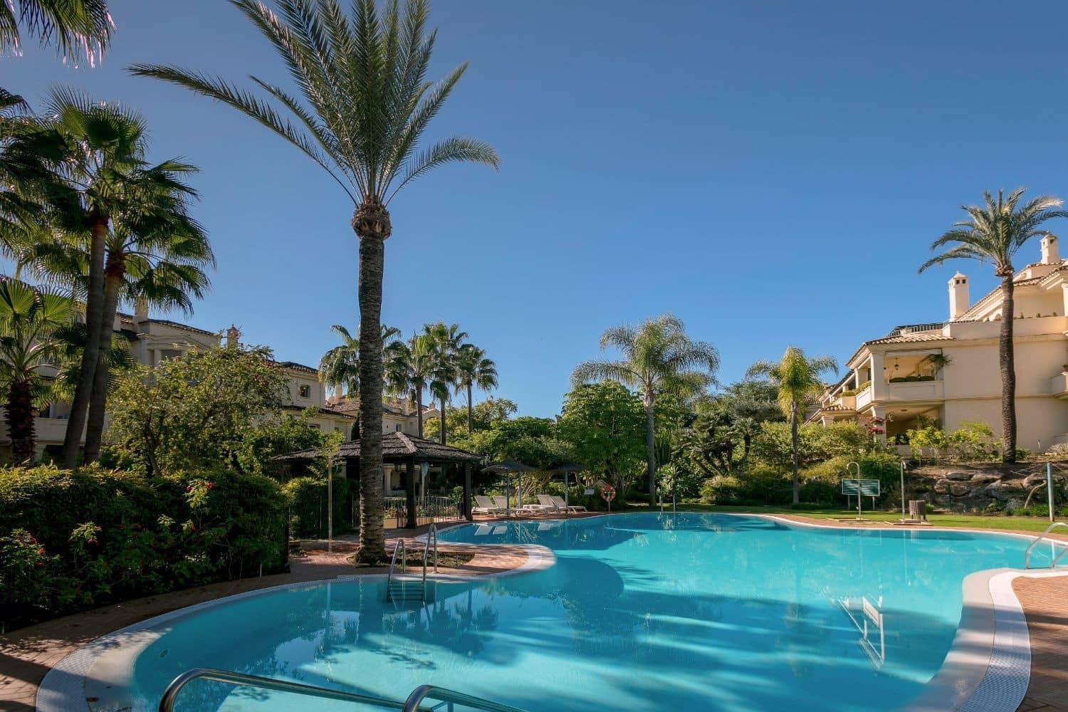 3 sovrum Takvåning till salu i Marbella med pool garage - 1 750 000 € (Ref: 9725710)