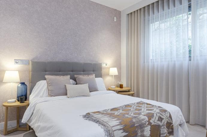 2 Zimmer Apartment zu verkaufen in Estepona mit Pool Garage - 285.000 € (Ref: 9725714)