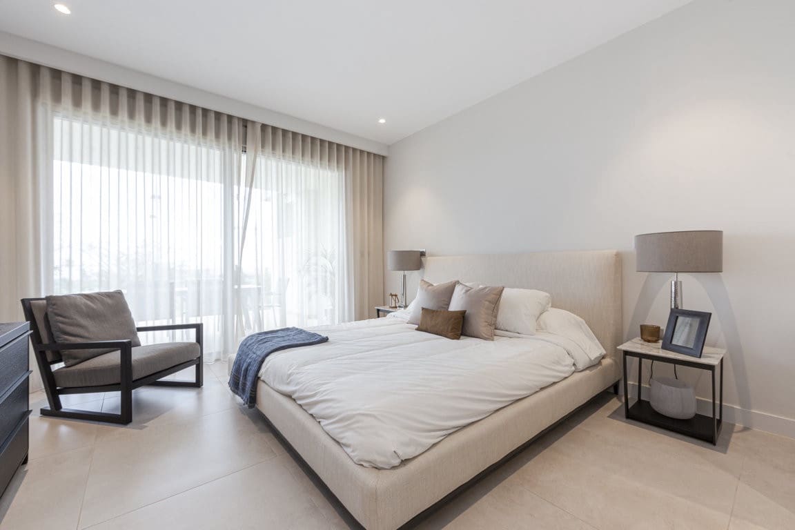 2 Zimmer Apartment zu verkaufen in Estepona mit Pool Garage - 285.000 € (Ref: 9725714)