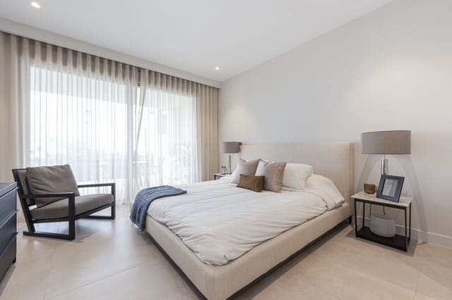 2 Zimmer Apartment zu verkaufen in Estepona mit Pool Garage - 285.000 € (Ref: 9725714)