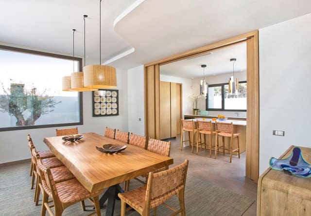 Chalet de 4 habitaciones en Guadalmina Baja, Marbella en venta con piscina garaje - 3.200.000 € (Ref: 9725718)