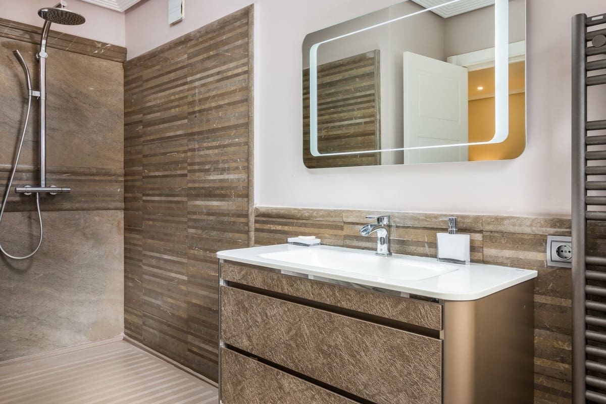 5 slaapkamer Villa te koop in El Paraiso met zwembad garage - € 3.495.000 (Ref: 9725746)