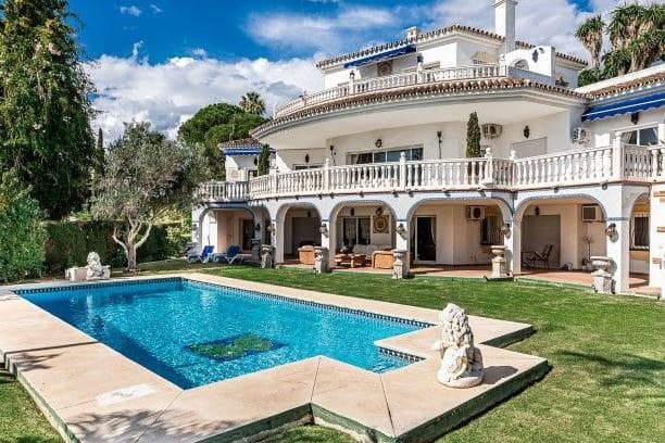 7 sypialnia Willa na sprzedaż w Marbella z basenem garażem - 1 990 000 € (Ref: 9725750)