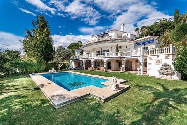 7 sypialnia Willa na sprzedaż w Marbella z basenem garażem - 1 990 000 € (Ref: 9725750)