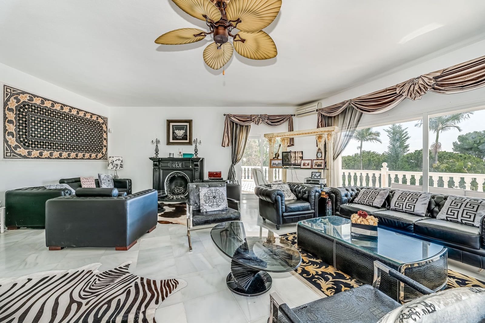 7 sypialnia Willa na sprzedaż w Marbella z basenem garażem - 1 990 000 € (Ref: 9725750)