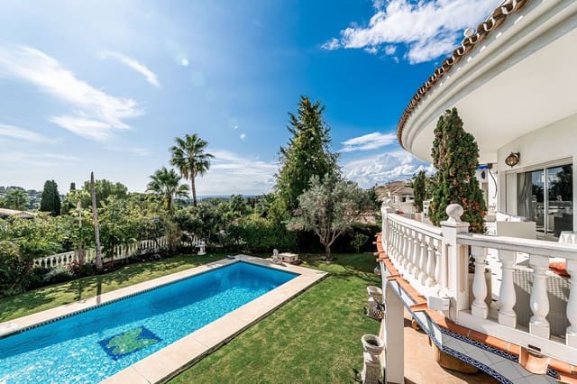 7 sypialnia Willa na sprzedaż w Marbella z basenem garażem - 1 990 000 € (Ref: 9725750)
