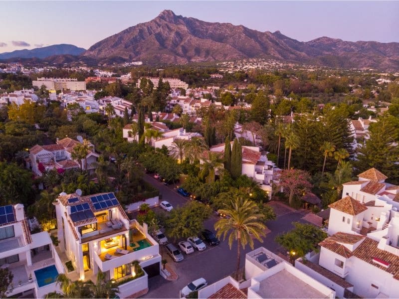 Chalet de 4 habitaciones en Marbella en venta con garaje - 9.695.000 € (Ref: 9725755)