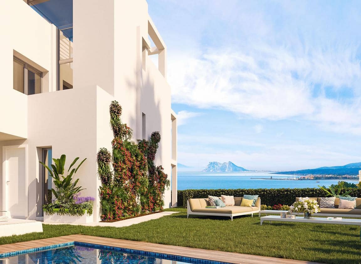 4 Zimmer Villa zu verkaufen in Estepona mit Pool Garage - 400.000 € (Ref: 9725760)