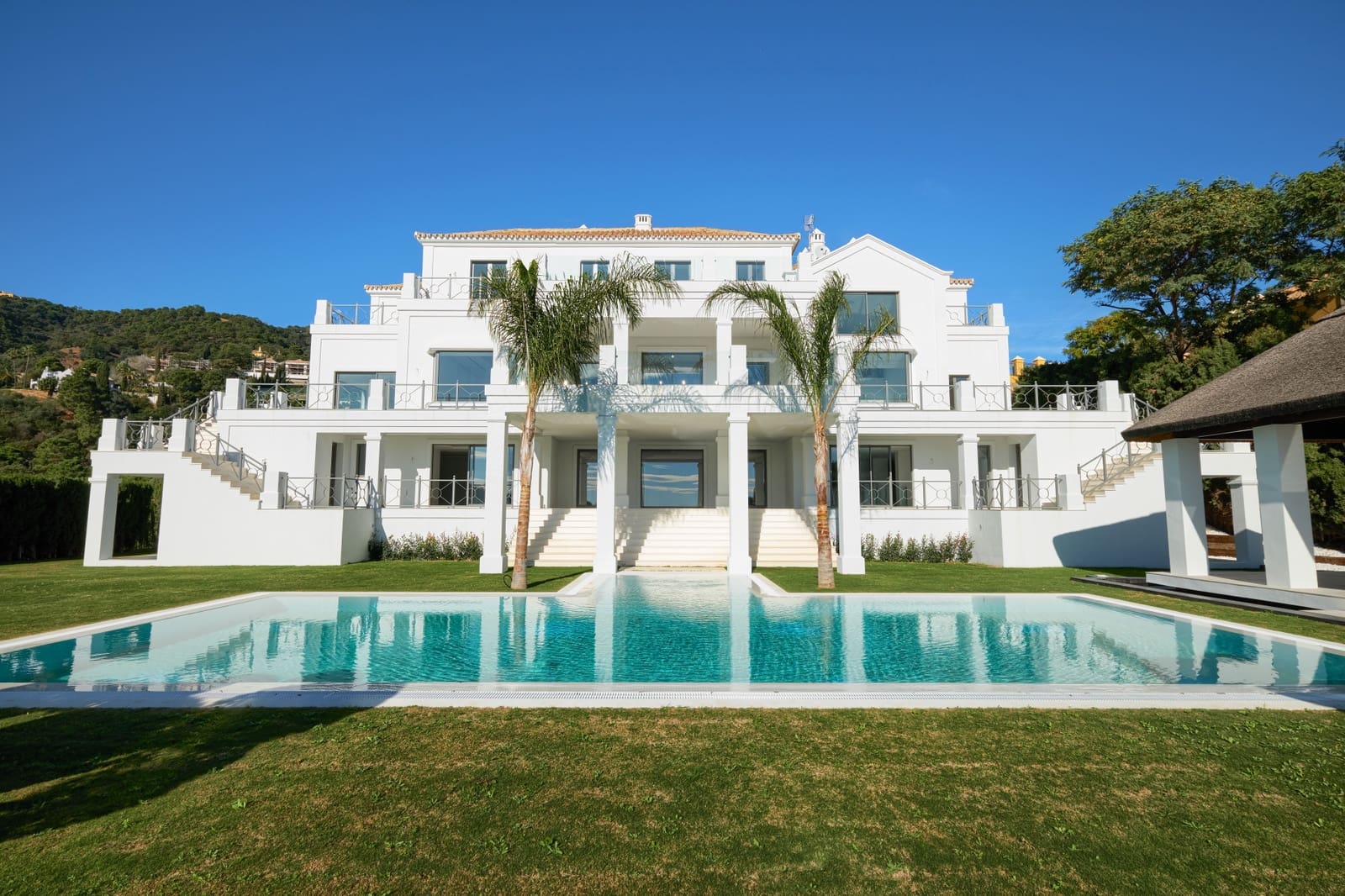 5 bedroom Villa for sale in Marbella with pool garage - € 7,350,000 (Ref: 9725761)