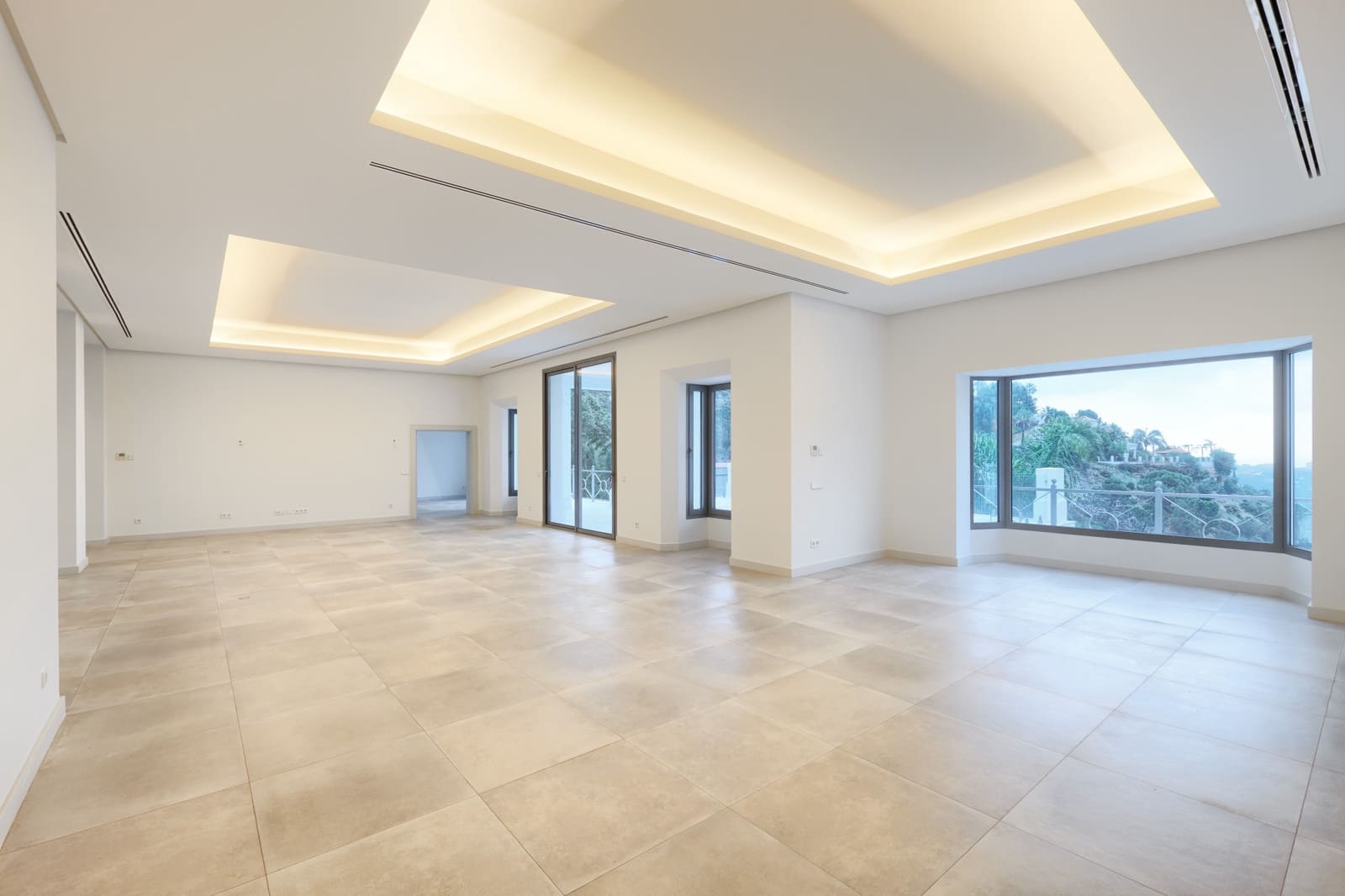 5 bedroom Villa for sale in Marbella with pool garage - € 7,350,000 (Ref: 9725761)