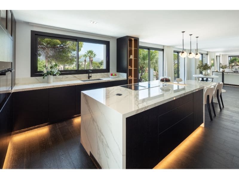 5 makuuhuone Huvila myytävänä paikassa Marbella mukana uima-altaan 
autotalli - 4 995 000 € (Ref: 9725771)