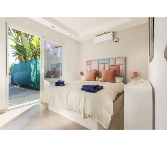 Chalet de 3 habitaciones en Costalita, Estepona en venta con piscina garaje - 1.600.000 € (Ref: 9725773)