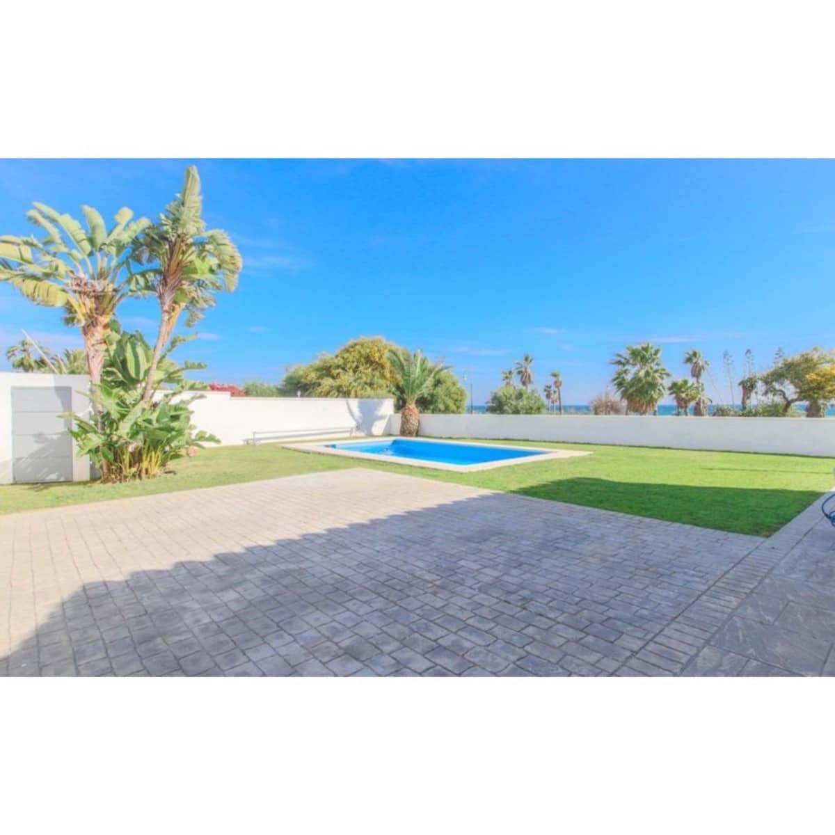 Chalet de 3 habitaciones en Costalita en venta con piscina garaje - 1.600.000 € (Ref: 9725773)