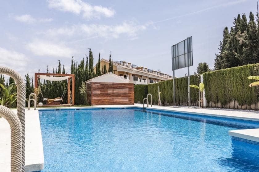 2 makuuhuone Huoneisto myytävänä paikassa Marbella mukana uima-altaan - 258 000 € (Ref: 9725776)