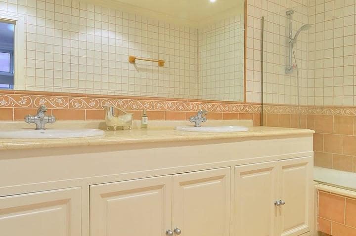 Chalet de 4 habitaciones en Nueva Andalucia en venta con piscina garaje - 1.700.000 € (Ref: 9725779)