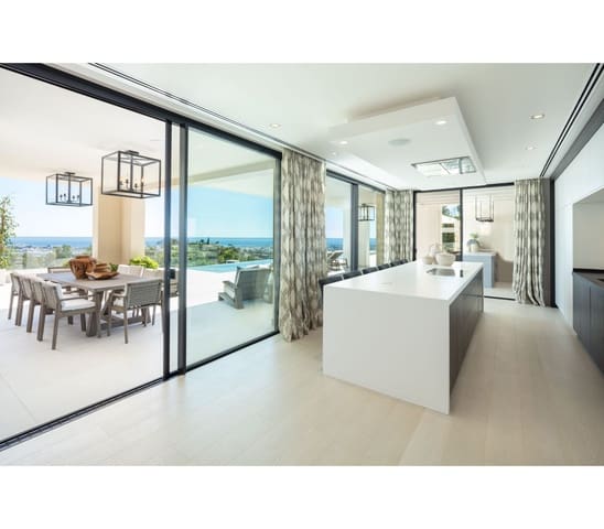 6 sypialnia Willa na sprzedaż w Marbella z basenem garażem - 8 900 000 € (Ref: 9725786)