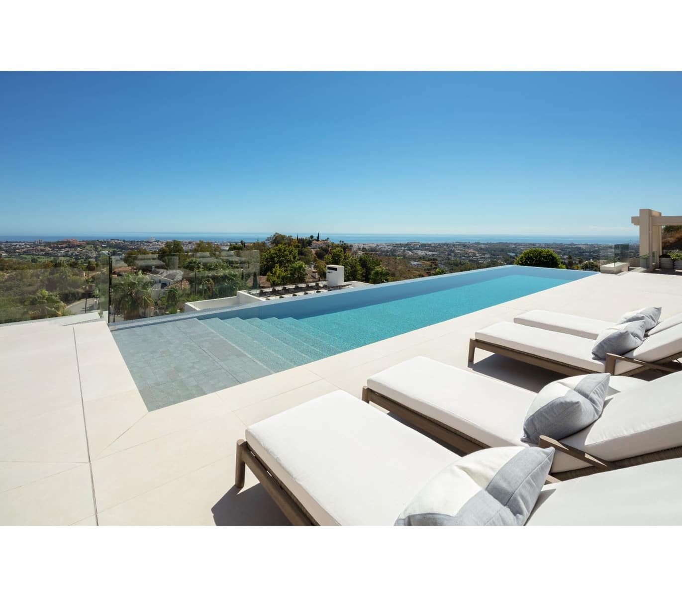 6 sypialnia Willa na sprzedaż w Marbella z basenem garażem - 8 900 000 € (Ref: 9725786)