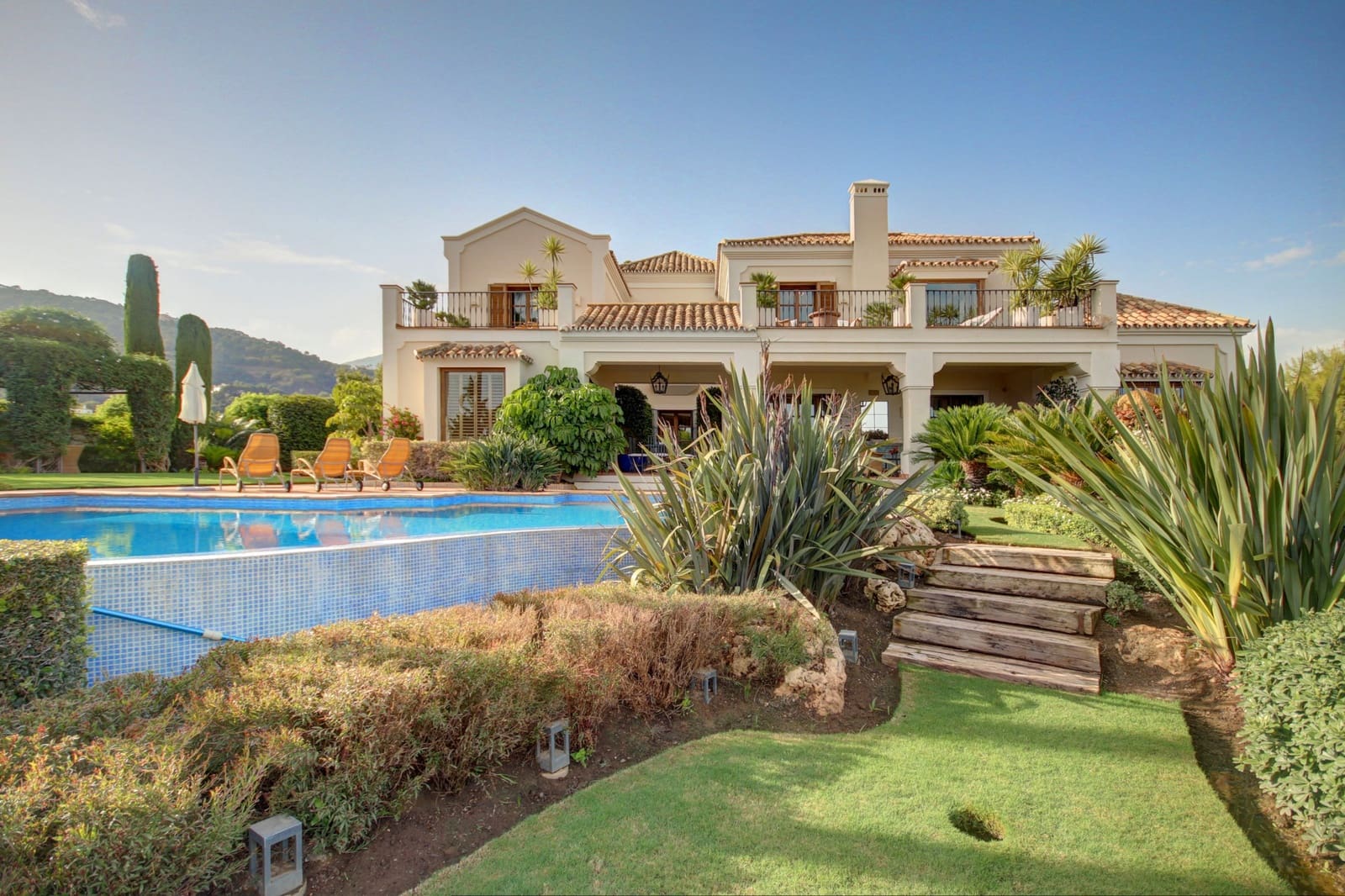 4 soveværelse Villa til salg i Marbella med swimmingpool garage - € 2.595.000 (Ref: 9725794)