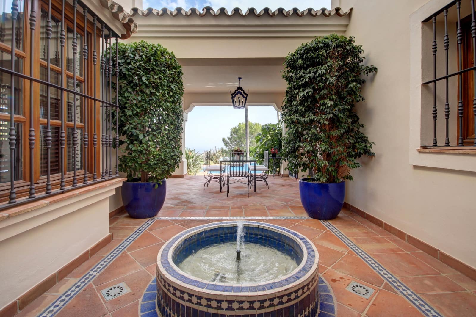 4 soveværelse Villa til salg i Marbella med swimmingpool garage - € 2.595.000 (Ref: 9725794)