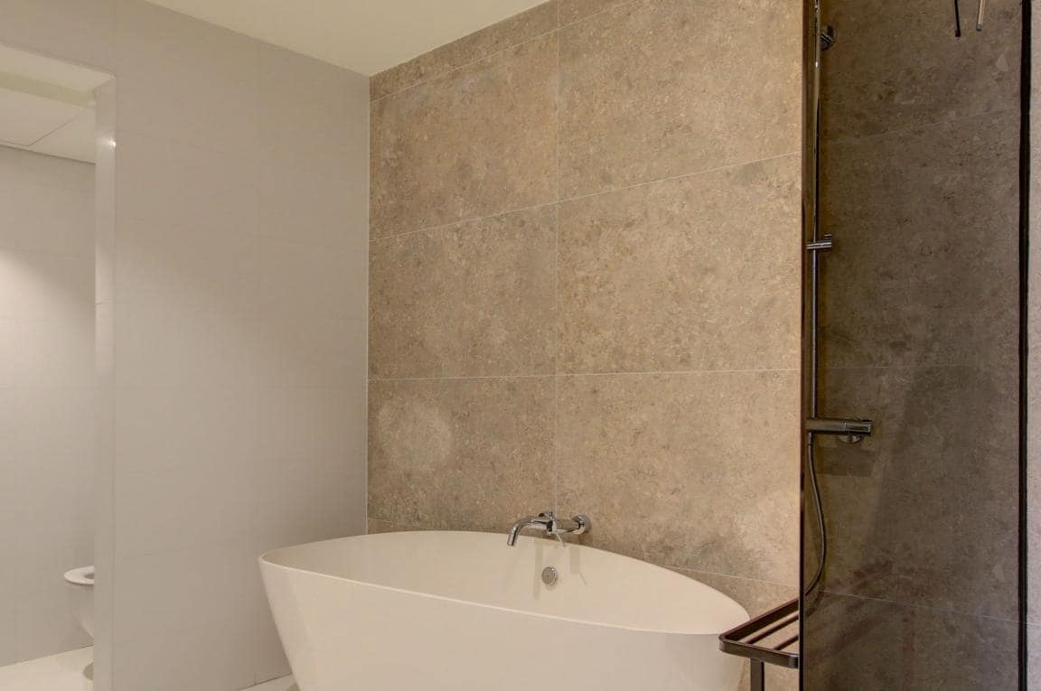 2 bedroom Apartment for sale in Estepona with pool garage - € 895,000 (Ref: 9725797)