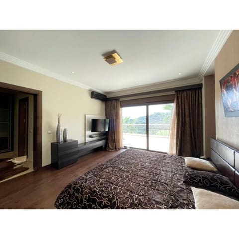 6 soveværelse Villa til salg i Los Arqueros, Benahavís med swimmingpool garage - € 2.700.000 (Ref: 9725800)