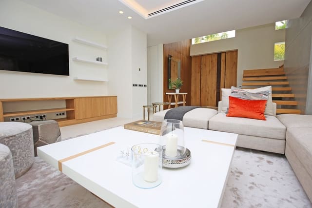 5 soverom Villa til salgs i Marbella med svømmebasseng garasje - € 2 550 000 (Ref: 9725806)