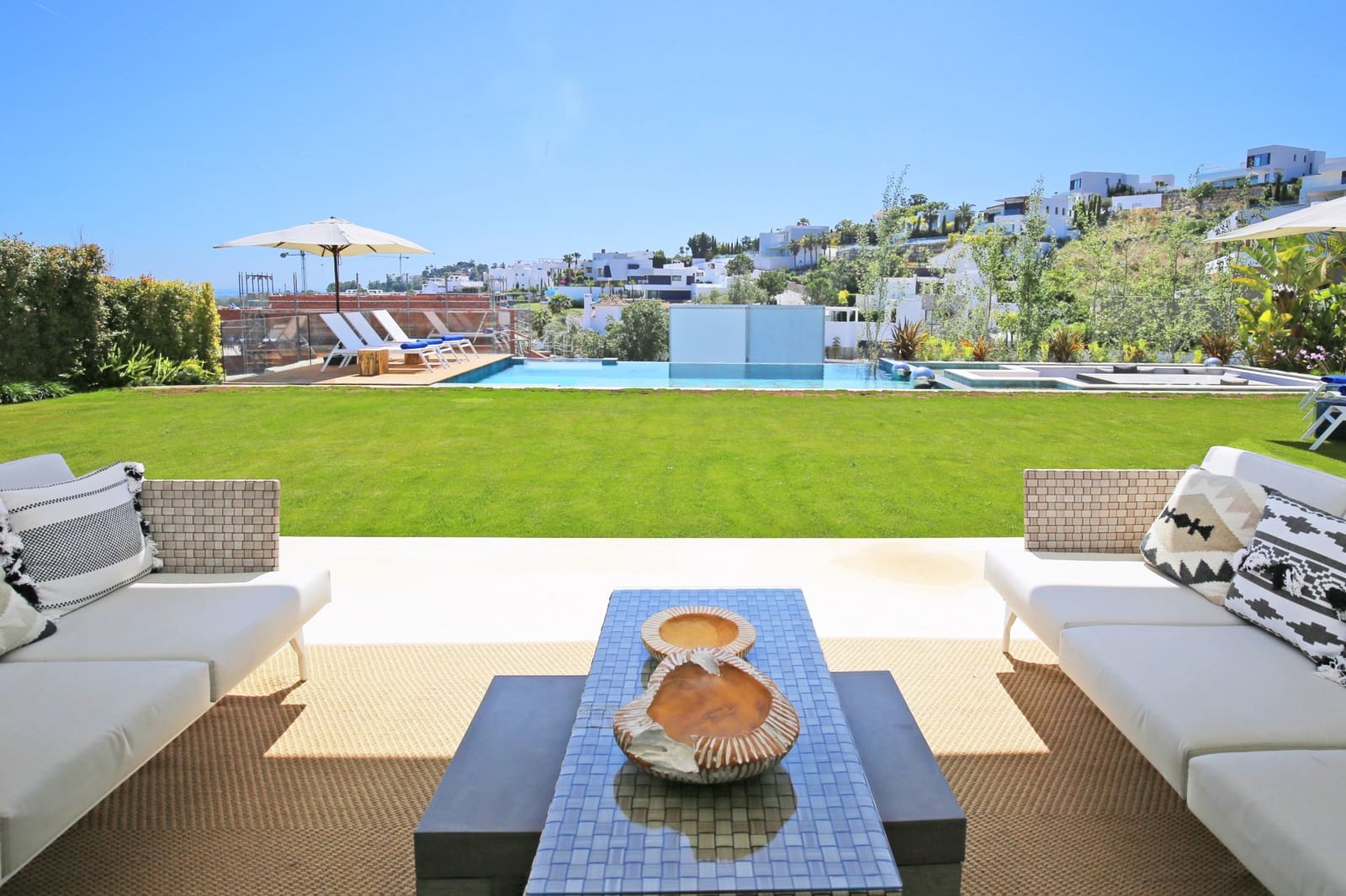 5 soverom Villa til salgs i Marbella med svømmebasseng garasje - € 2 550 000 (Ref: 9725806)