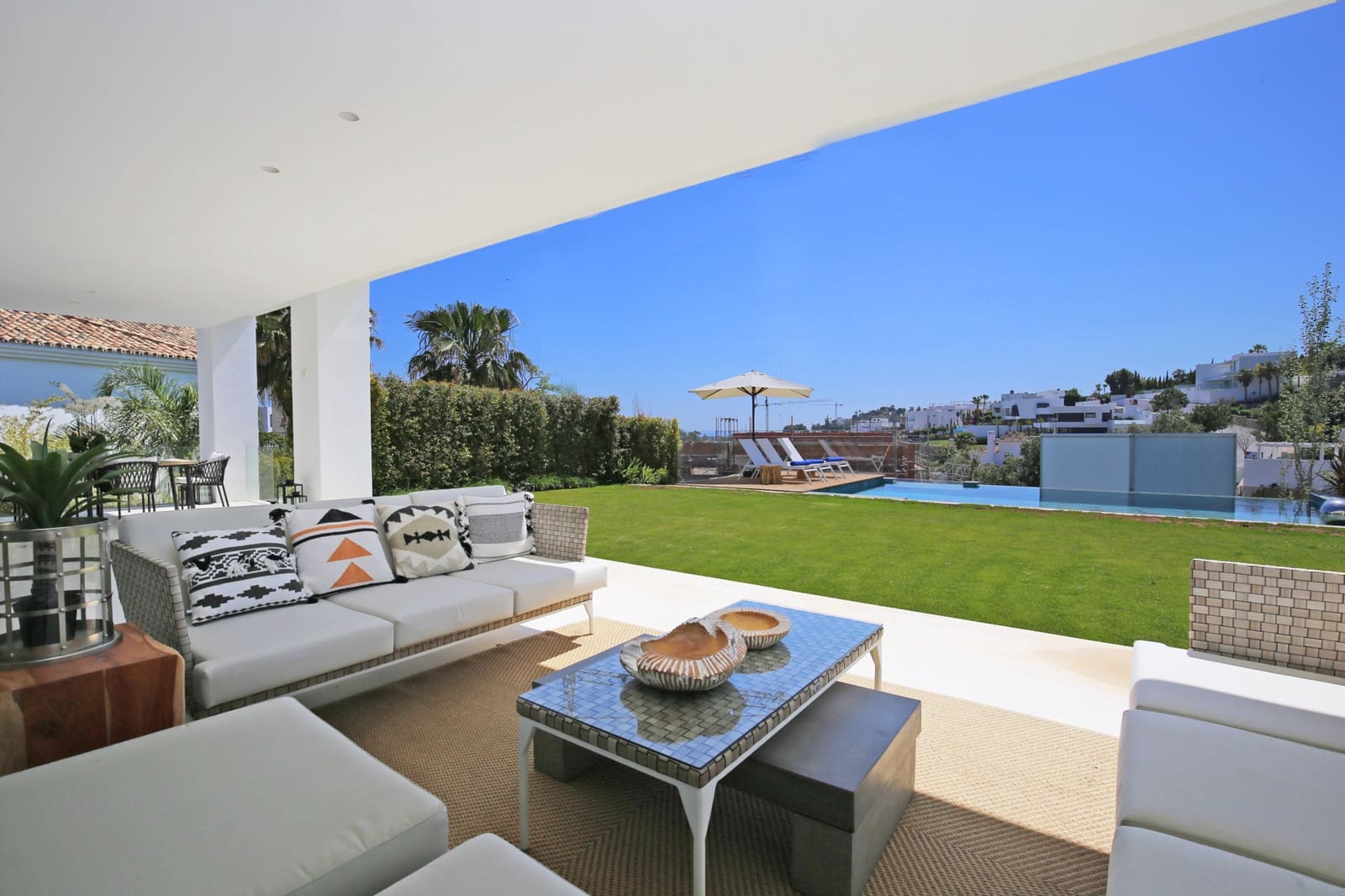 5 soverom Villa til salgs i Marbella med svømmebasseng garasje - € 2 550 000 (Ref: 9725806)