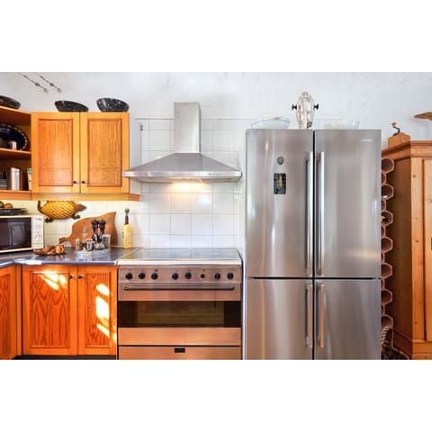 2 Zimmer Villa zu verkaufen in Estepona mit Pool Garage - 695.000 € (Ref: 9725822)