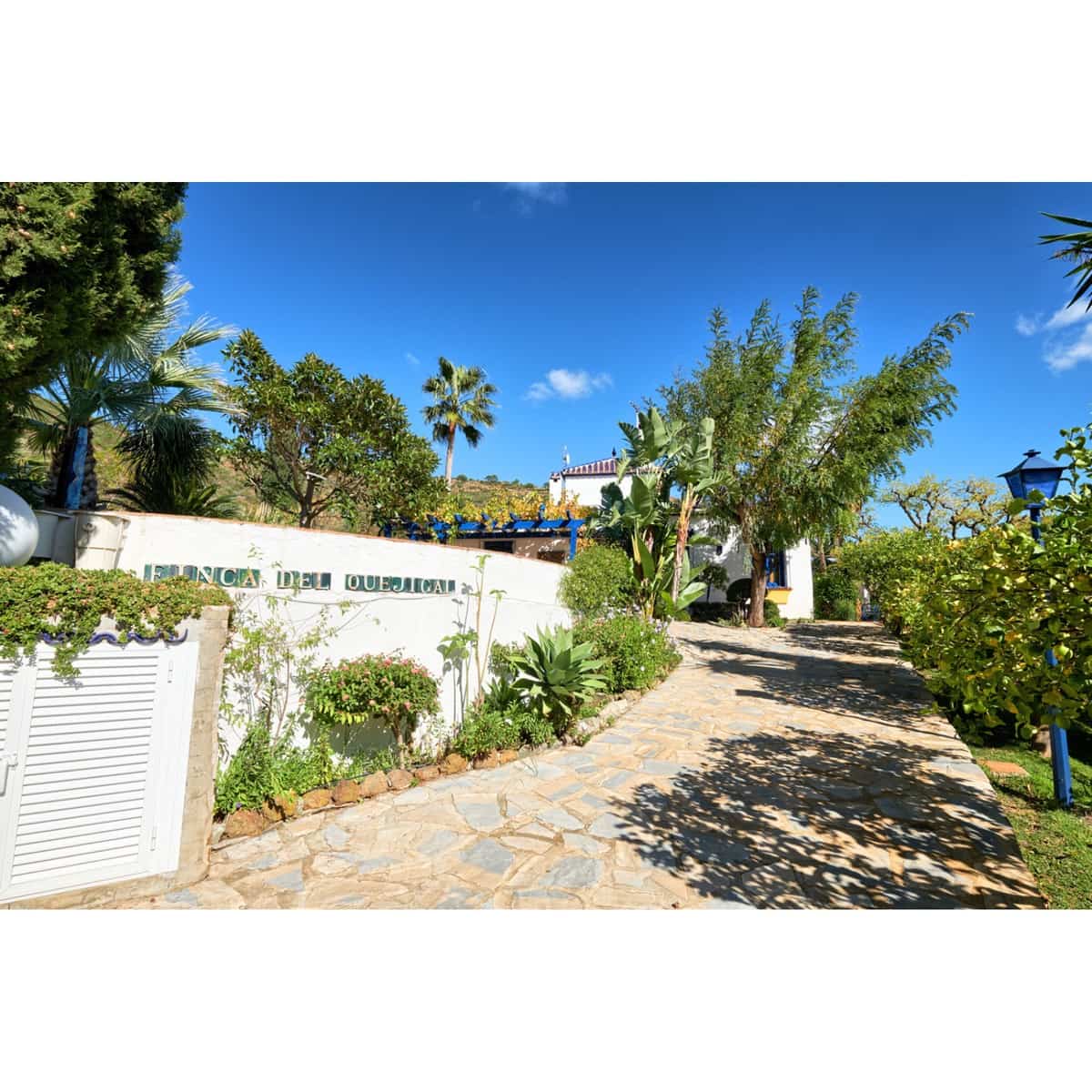 2 sovrum Villa till salu i Estepona med pool garage - 695 000 € (Ref: 9725822)