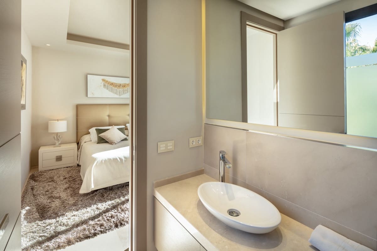 5 slaapkamer Villa te koop in Marbella met zwembad garage - € 3.995.000 (Ref: 9725827)