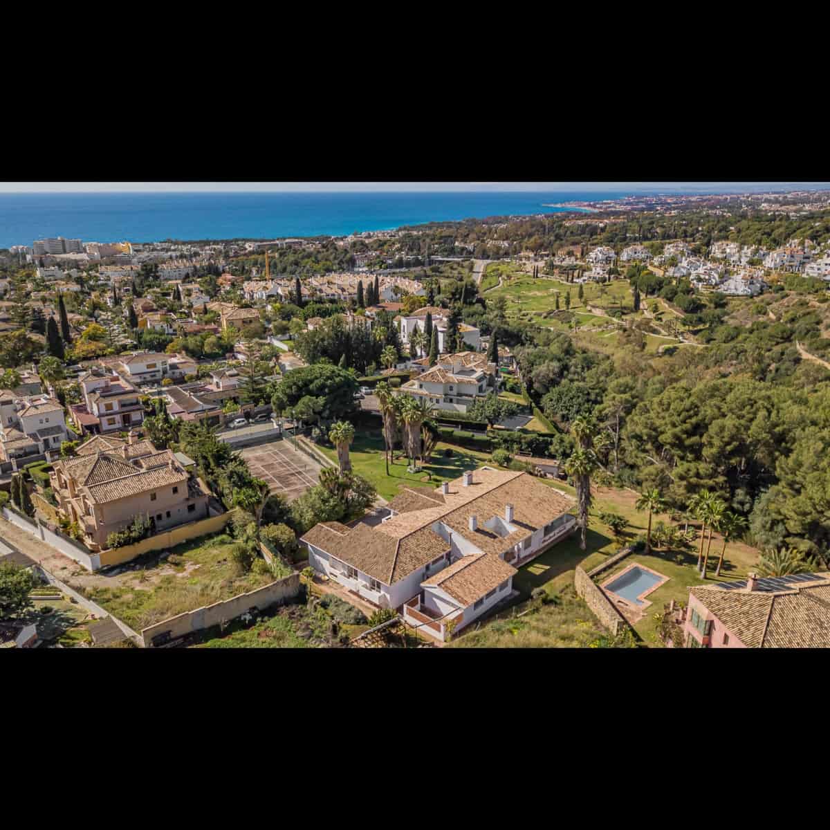 7 sypialnia Willa na sprzedaż w Marbella z basenem garażem - 3 000 000 € (Ref: 9725830)