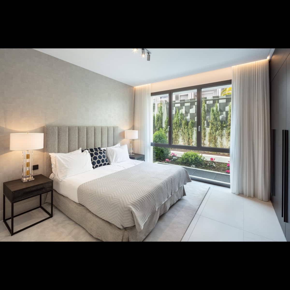 4 camera da letto Appartamento in vendita in Golden Mile con piscina garage - 2.350.000 € (Rif: 9725831)