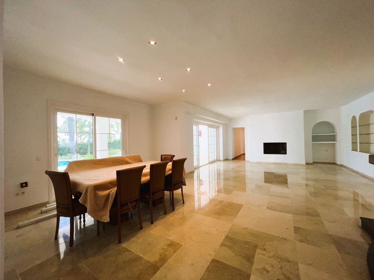 6 soveværelse Villa til salg i El Paraiso med swimmingpool garage - € 1.995.000 (Ref: 9725842)