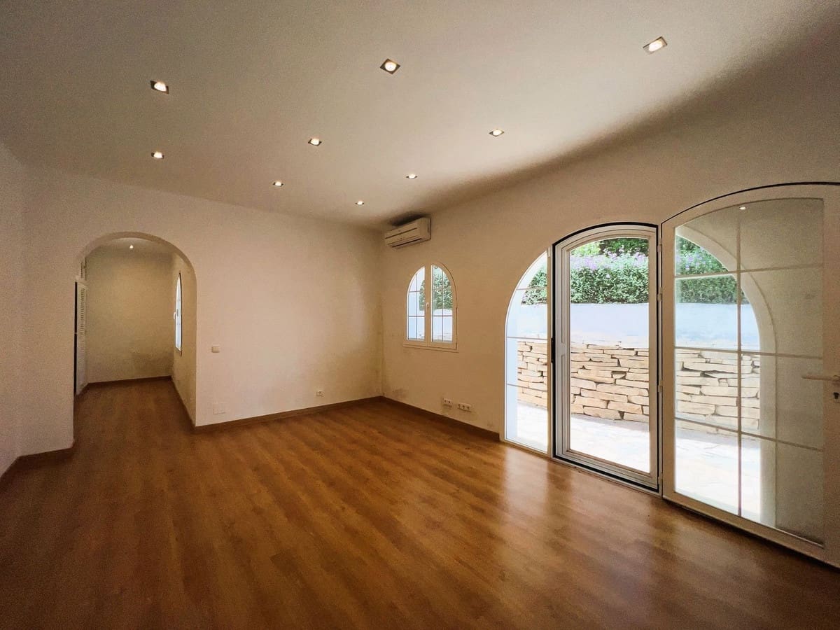 6 soveværelse Villa til salg i El Paraiso med swimmingpool garage - € 1.995.000 (Ref: 9725842)