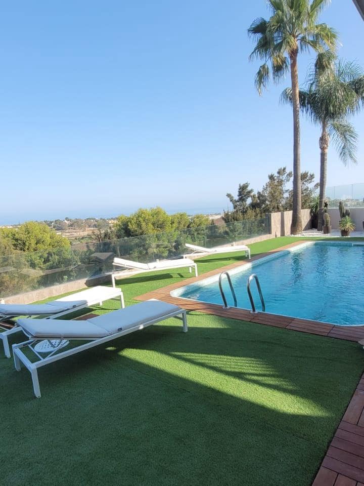 4 camera da letto Villa in vendita in Benahavis con piscina garage - 1.850.000 € (Rif: 9725843)