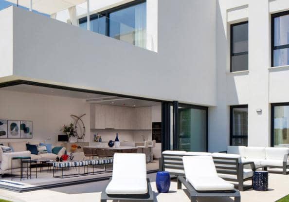 3 soverom Villa til salgs i Marbella med svømmebasseng garasje - € 728 500 (Ref: 9725848)